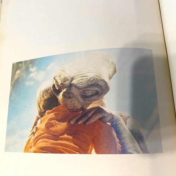 E.T. THE EXTRA TERRESTRIAL STORYBOOK HARDCOVER VTG 1982 STEVEN SPIELBERG - Picture 7 of 10